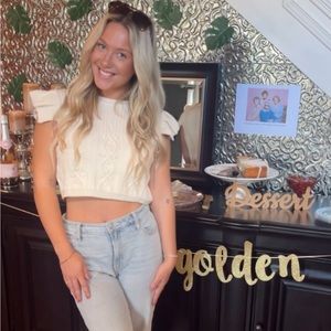 Super cute knit short sleeve